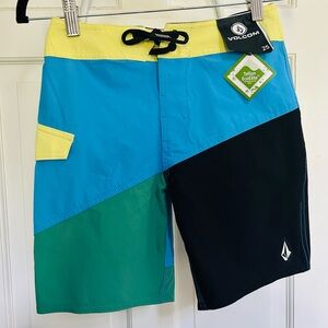 NWT Boys Volcom Halved Liberator Boardshortd